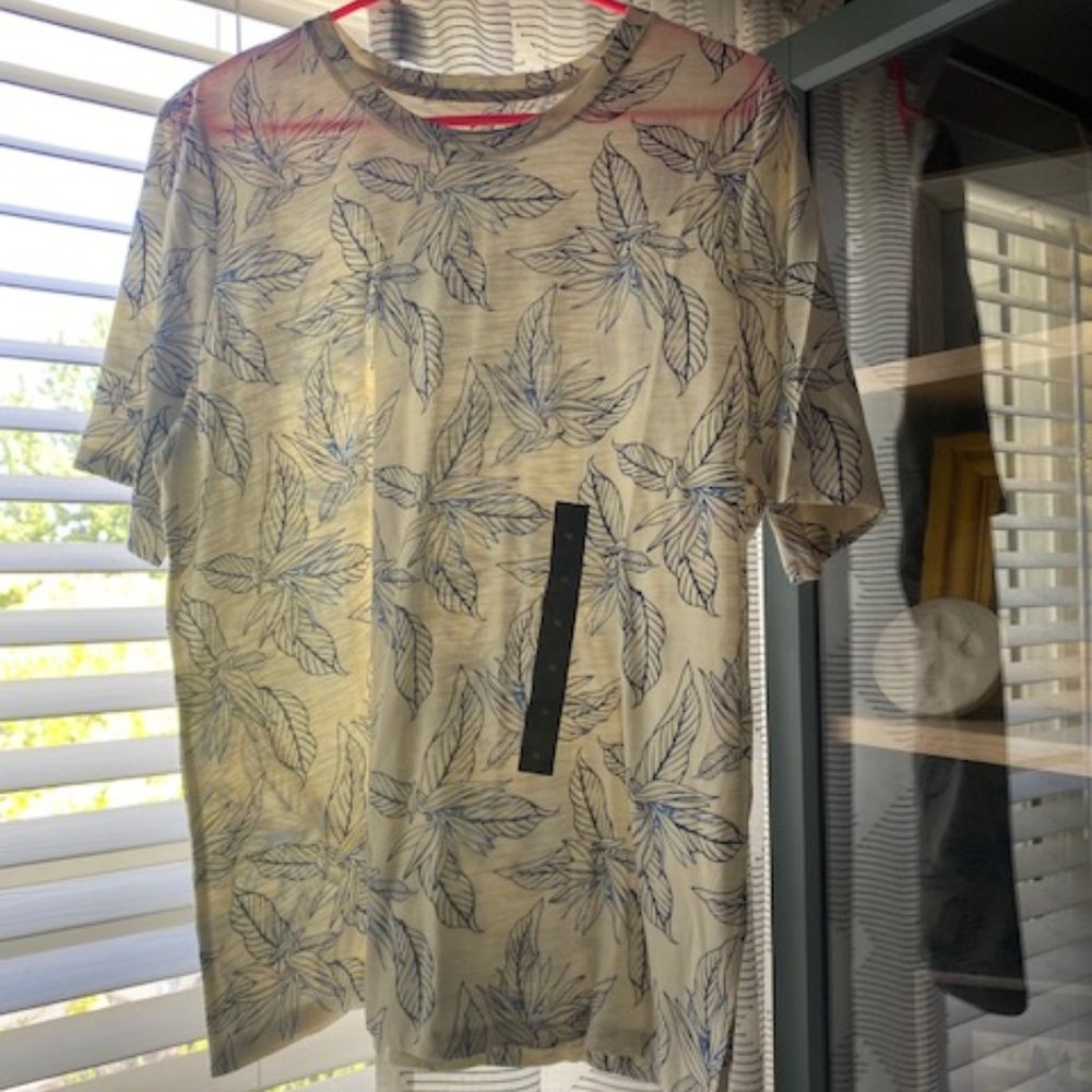 White/Floral print t shirt